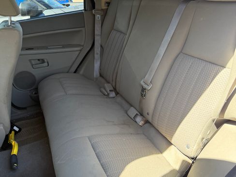Used 2005 Jeep Grand Cherokee Laredo AWD/4WD image 12