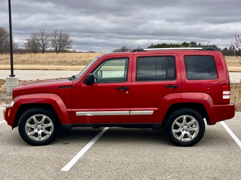 Used 2008 Jeep Liberty Limited w/ Premium Group II image 5