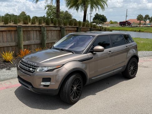 Used 2015 Land Rover Range Rover Evoque Pure Plus AWD/4WD image 10