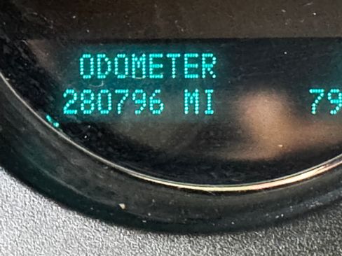 Used 2011 Chevrolet Tahoe LT AWD/4WD image 18