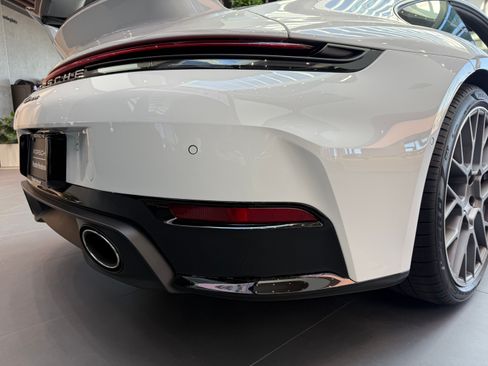 Used 2025 Porsche 911 Carrera image 14