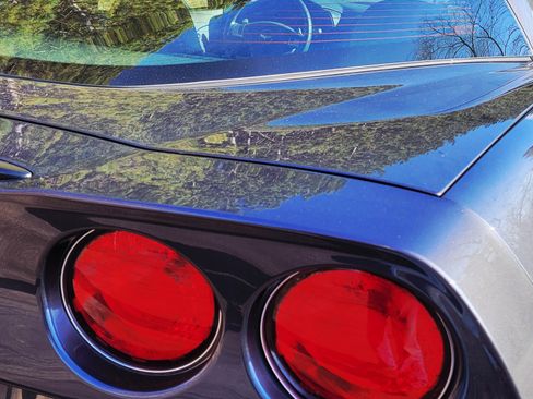 Used 2009 Chevrolet Corvette Coupe w/ Preferred Equipment Group image 17