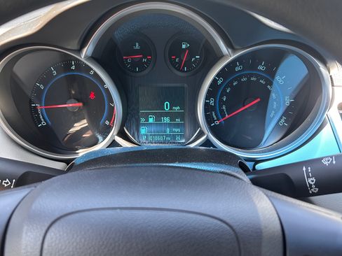 Used 2012 Chevrolet Cruze LS w/ Connectivity Package FWD image 9