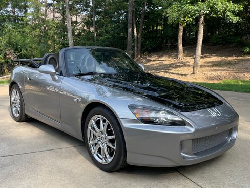 Used 2004 Honda S2000 image 8