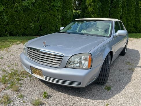 Used 2004 Cadillac De Ville w/ Equipment Group FWD image 4