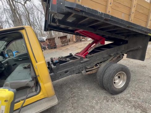 Used 2001 Ford F350 4x4 Regular Cab DRW Super Duty image 6