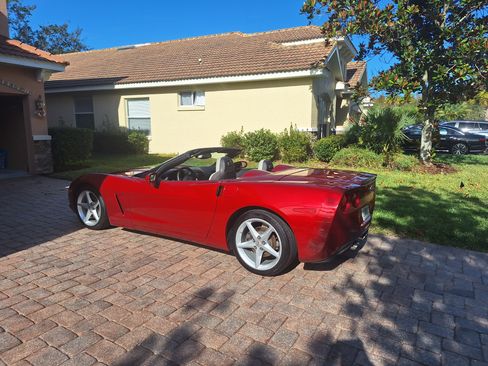 Used 2013 Chevrolet Corvette Convertible w/ 2LT Preferred Equipment Group image 6