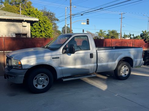 Used 2006 Ford F250 XLT image 1