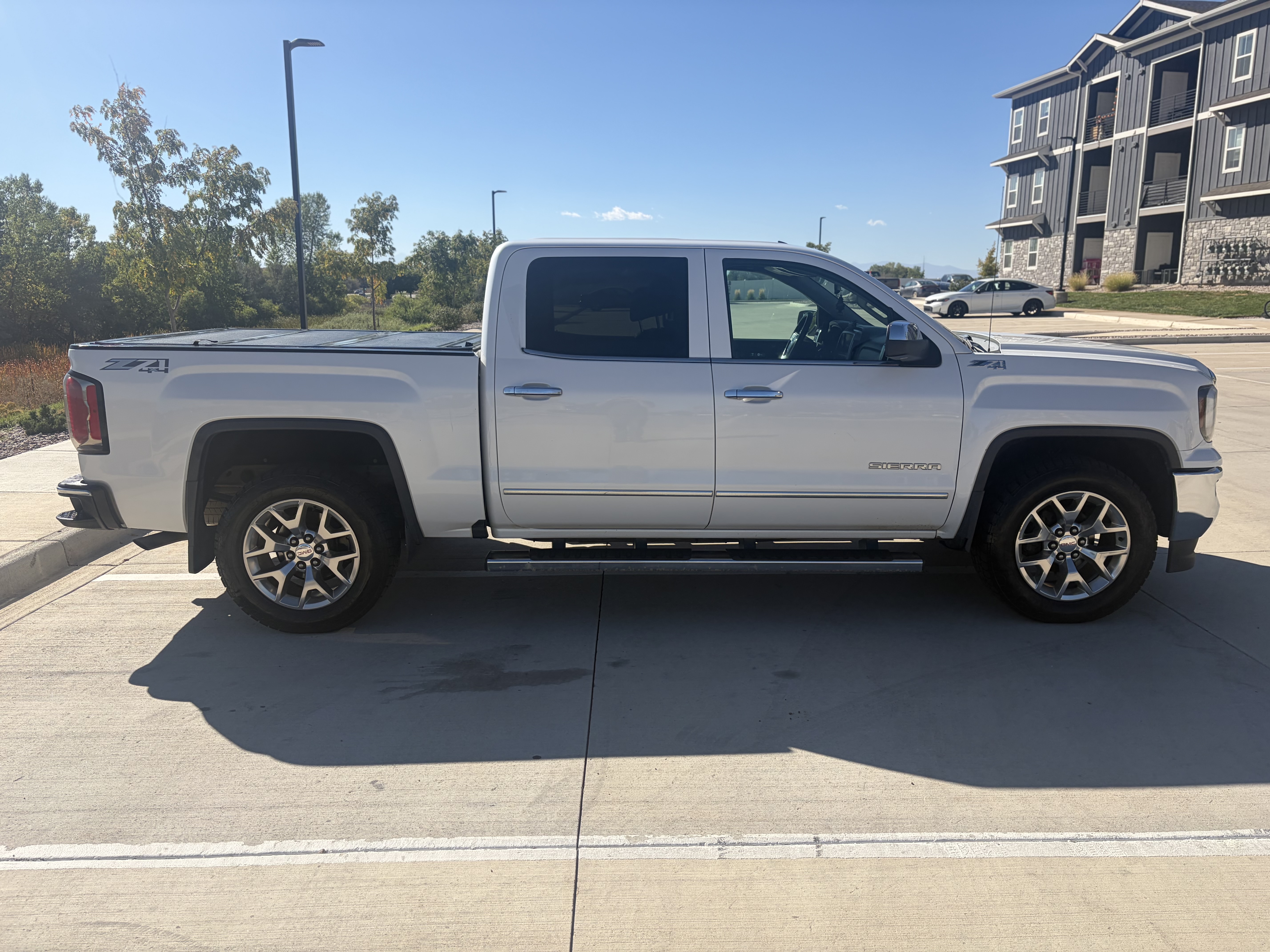 Used 2017 GMC Sierra 1500 SLT AWD/4WD image 10