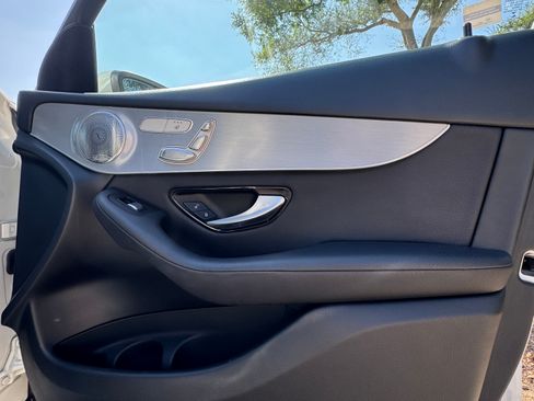 Used 2019 Mercedes-Benz GLC 350e 4MATIC image 8