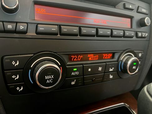 Used 2011 BMW 328i Coupe image 30