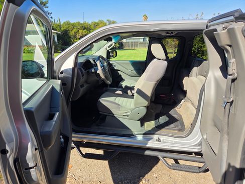 Used 2014 Nissan Frontier S image 13