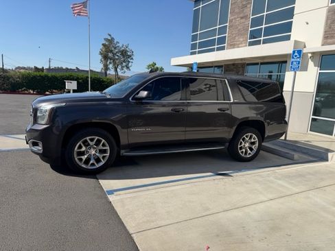Used 2016 GMC Yukon XL SLT w/ Open Road Package RWD image 5