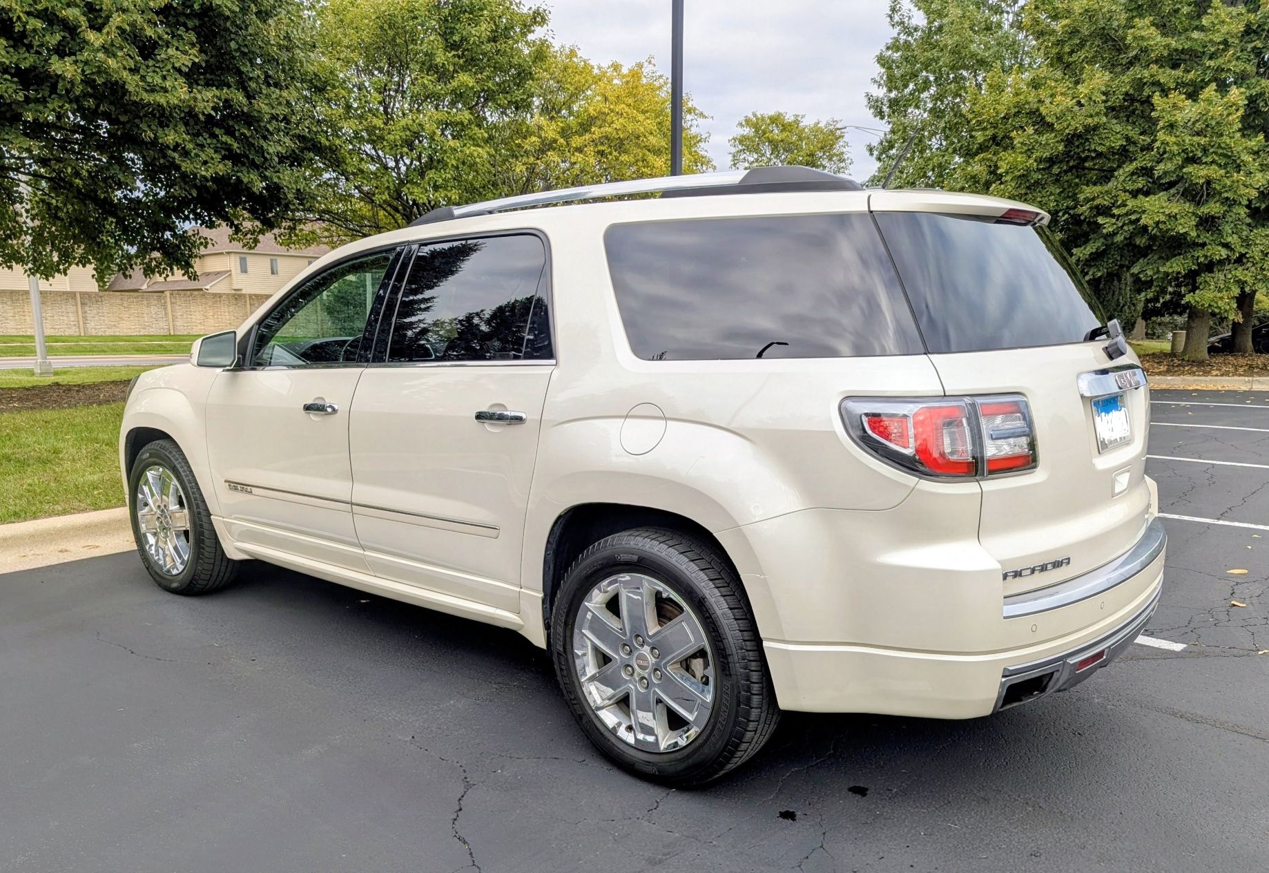 Used 2014 GMC Acadia Denali AWD/4WD image 9