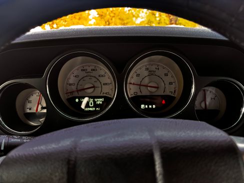 Used 2013 Dodge Challenger SXT RWD image 12
