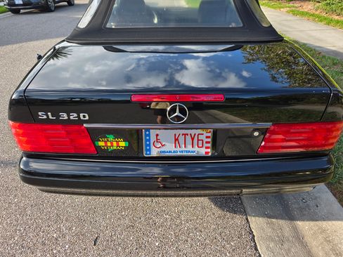 Used 1997 Mercedes-Benz SL 320 image 4