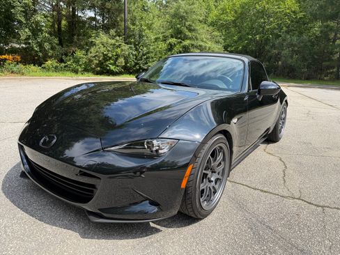 Used 2020 MAZDA MX-5 Miata Grand Touring RWD image 1