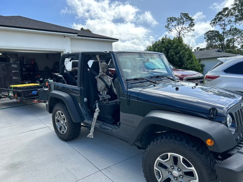 Used 2016 Jeep Wrangler Sport w/ Quick Order Package 23S AWD/4WD image 9