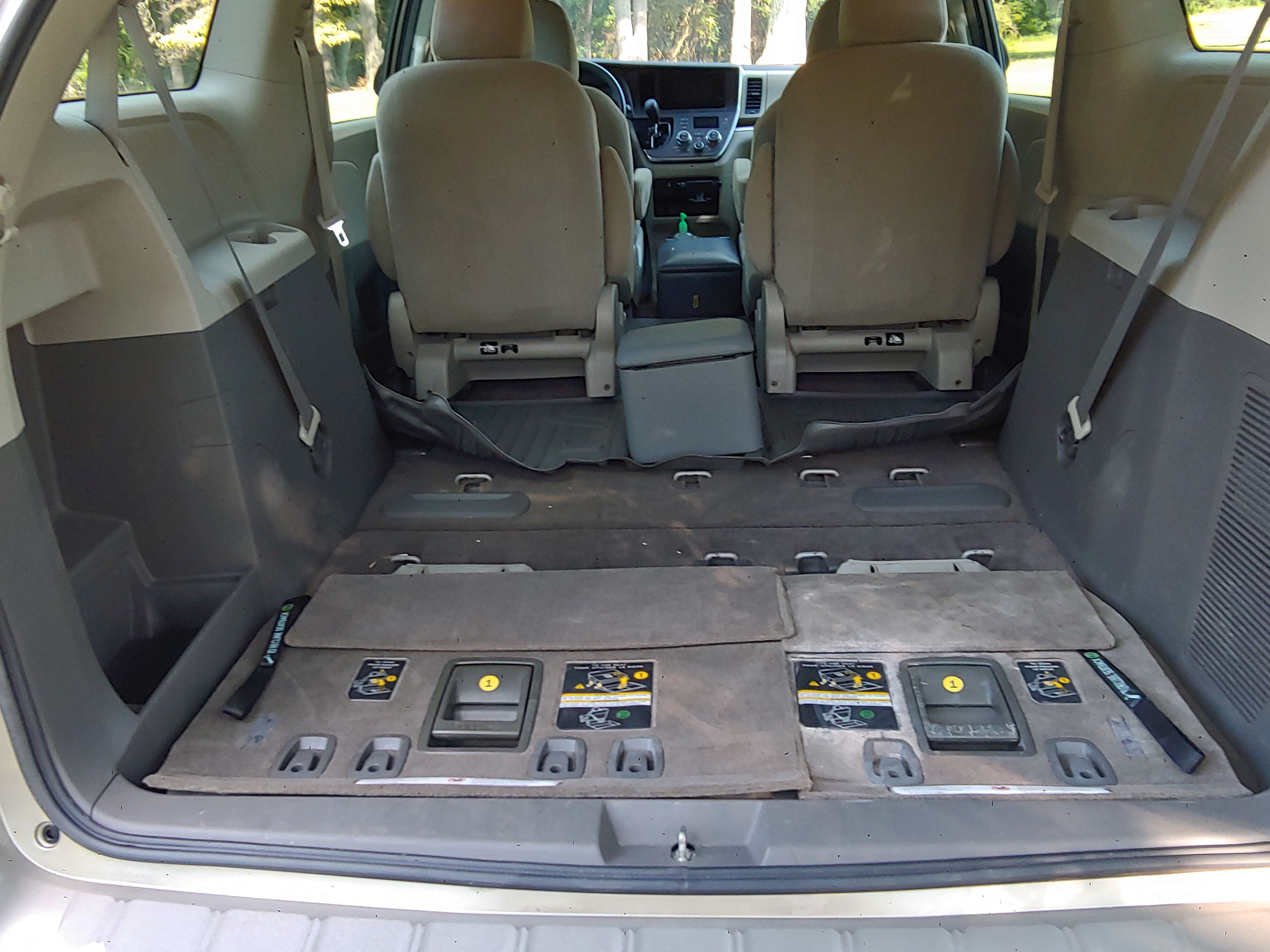 Used 2017 Toyota Sienna L FWD image 28
