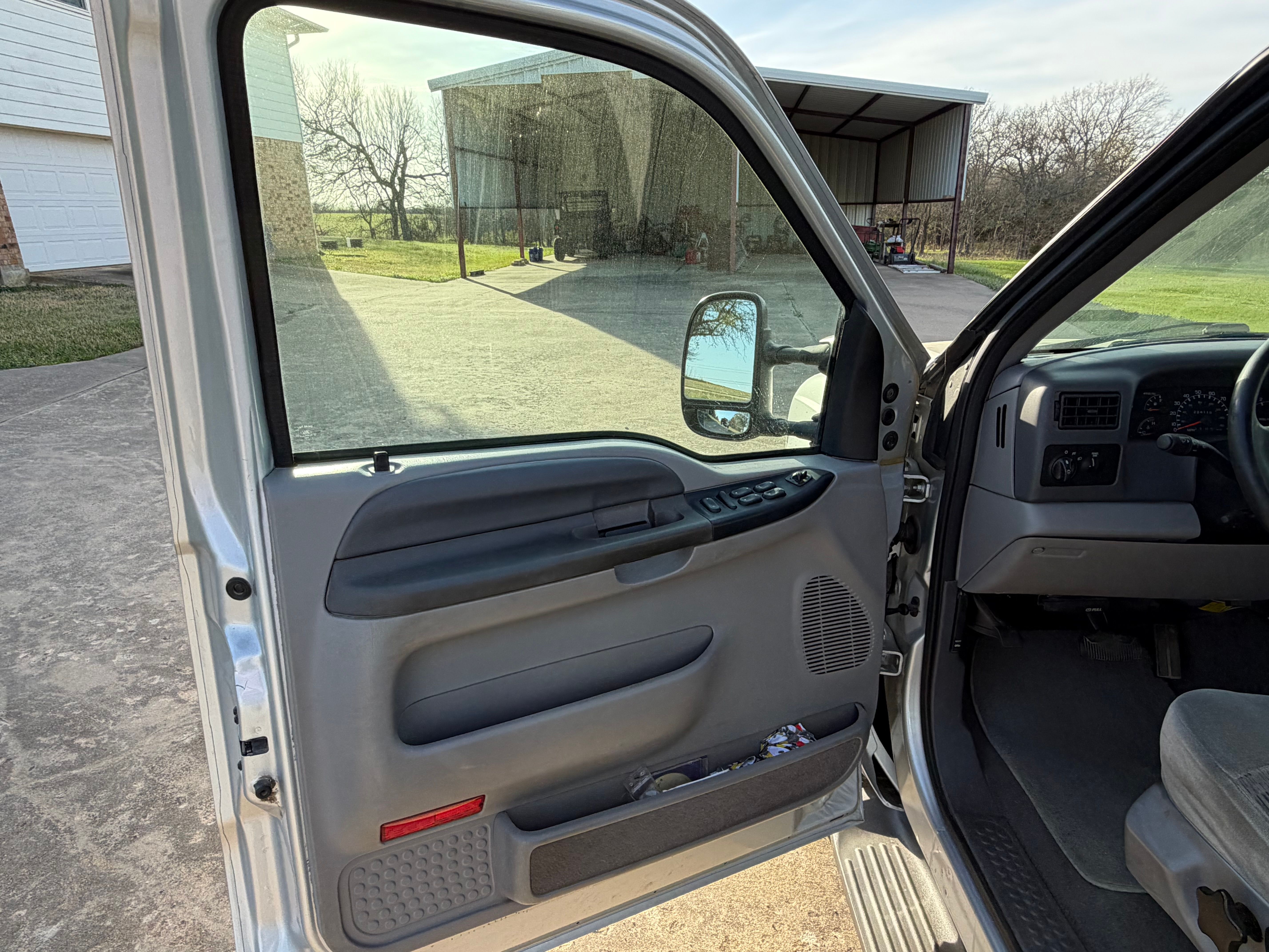 Used 1999 Ford F250 2WD Crew Cab Super Duty image 11