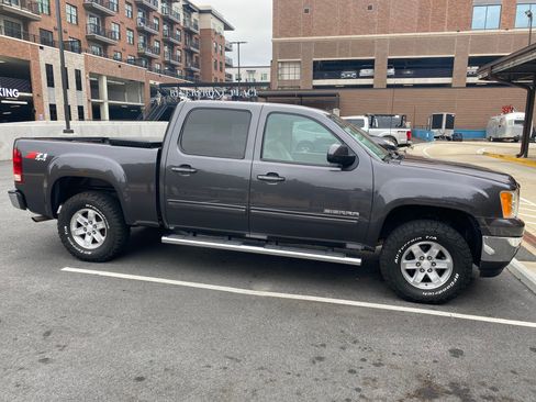 Used 2011 GMC Sierra 1500 SLT w/ Suspension Package, Off-Road image 4