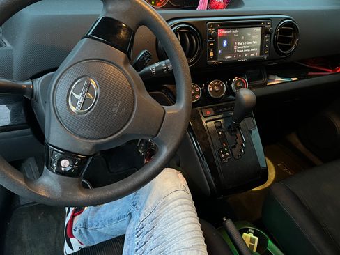 Used 2014 Scion xB Release Series 10.0 image 11