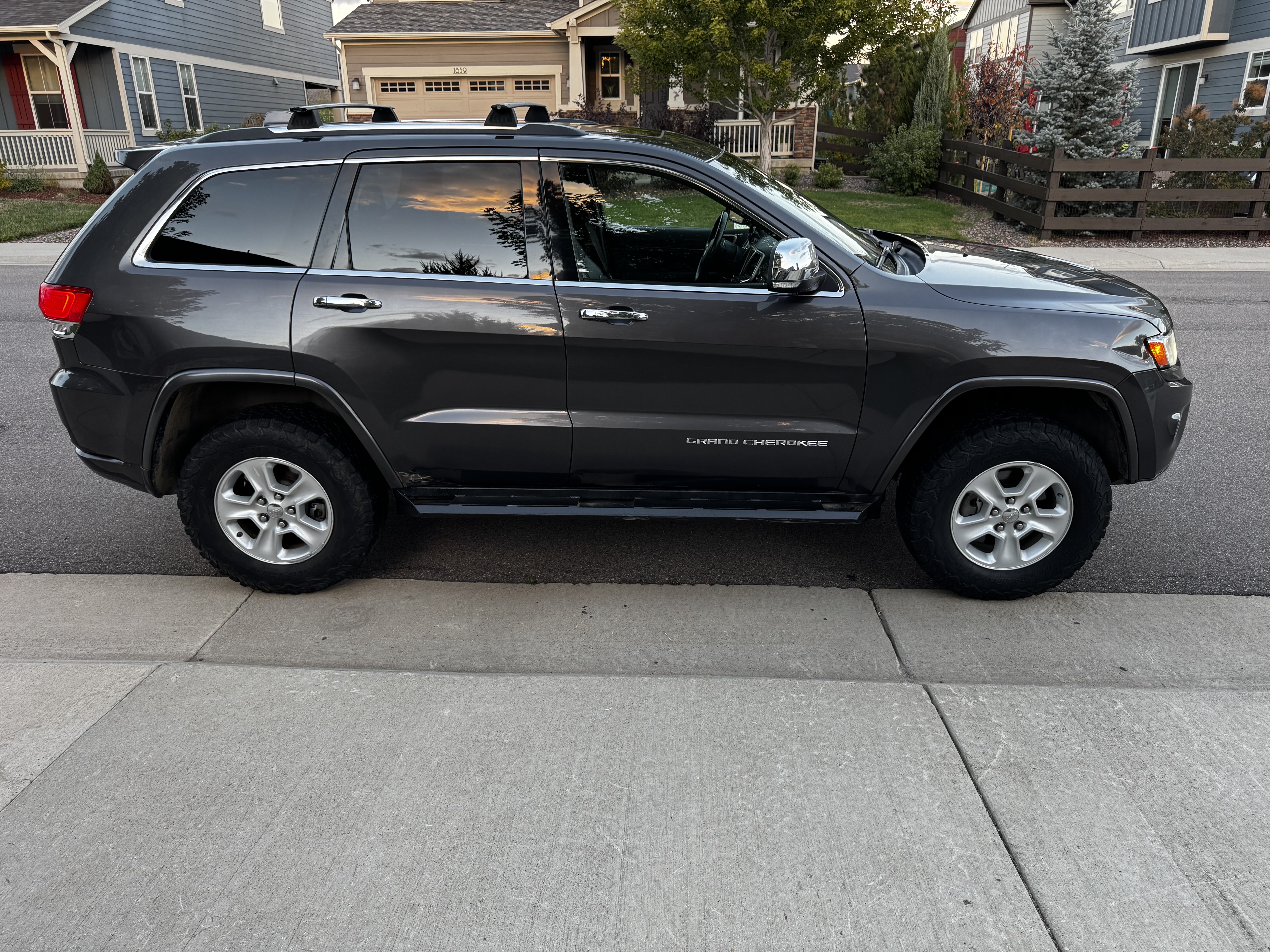 Used 2014 Jeep Grand Cherokee Overland AWD/4WD image 26