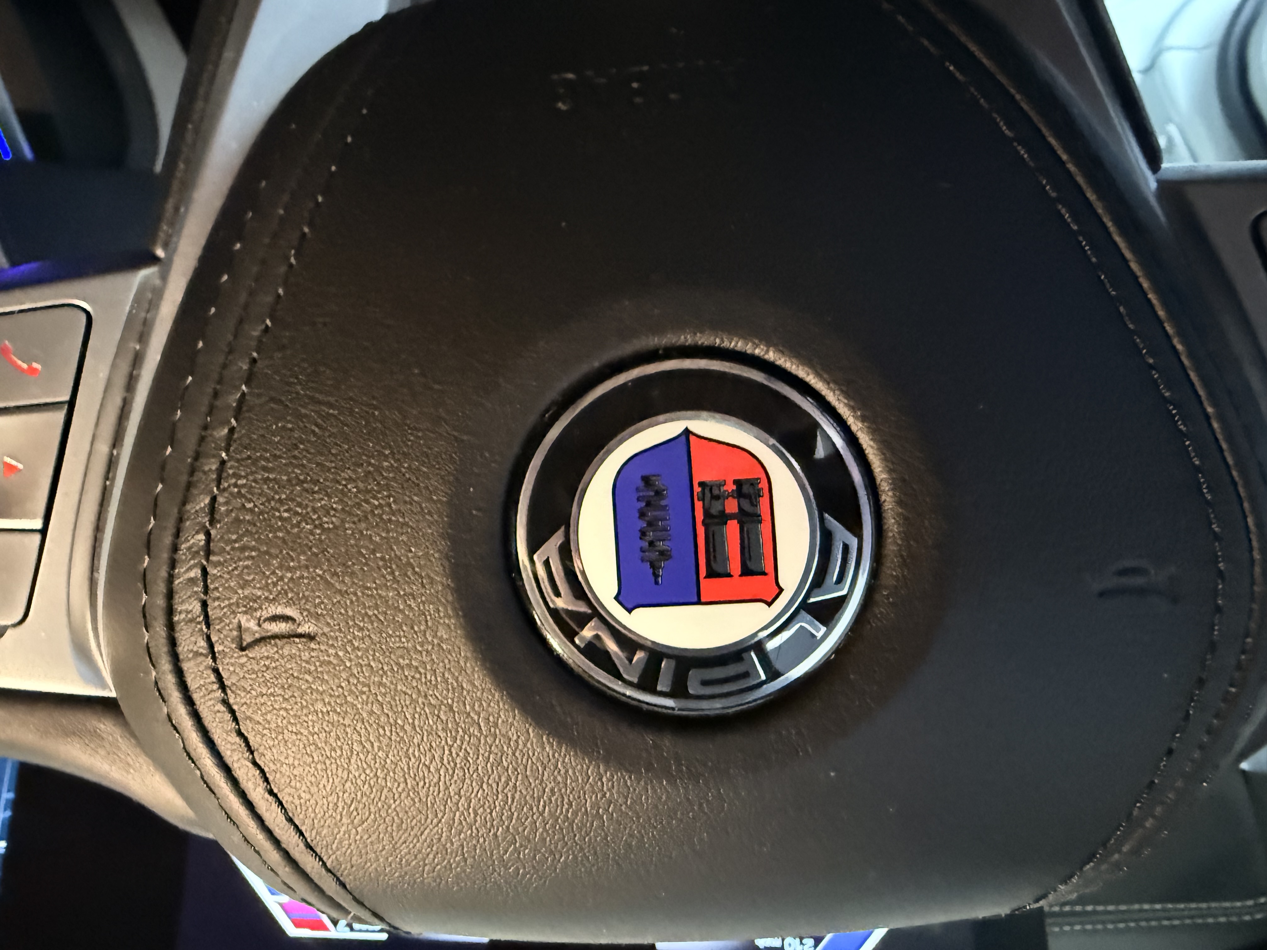 Used 2025 BMW ALPINA XB7 AWD/4WD image 18