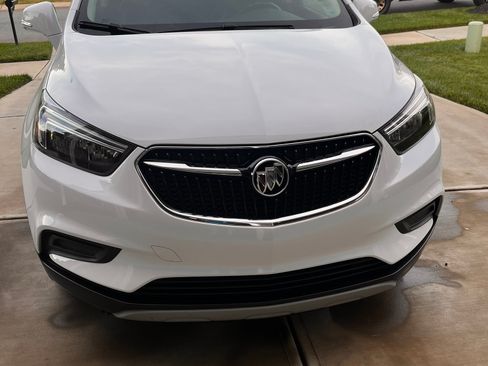 Used 2019 Buick Encore Preferred FWD image 1