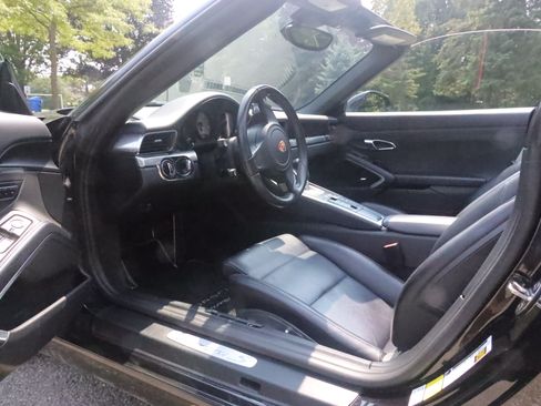 Used 2016 Porsche 911 Carrera S RWD image 5