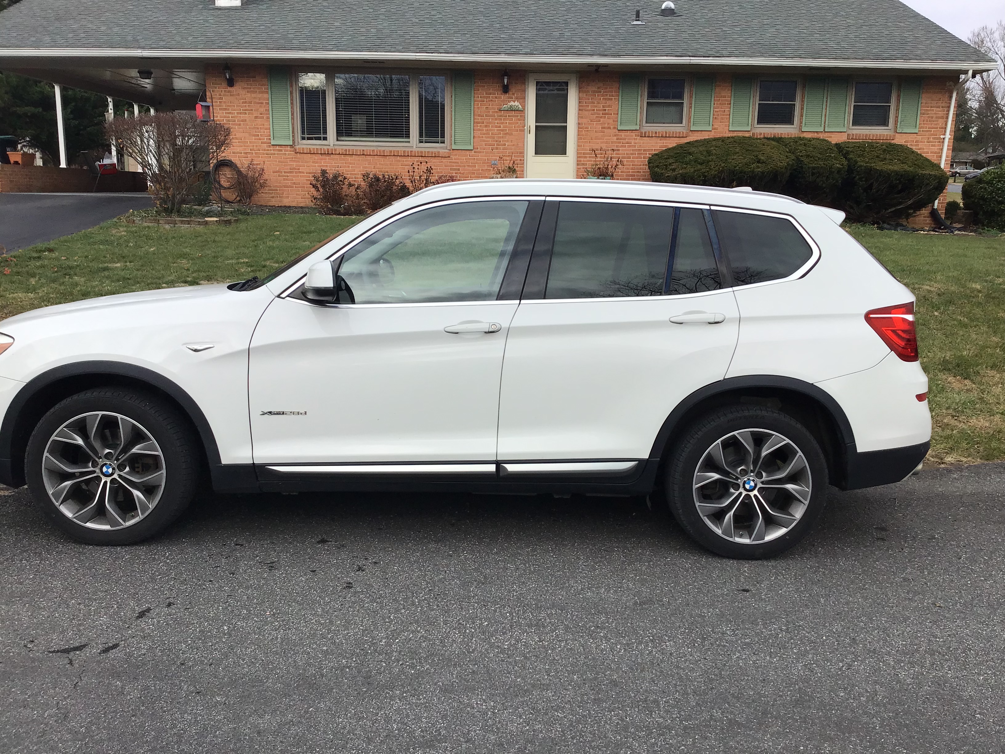 Used 2015 BMW X3 xDrive28d AWD/4WD image 1