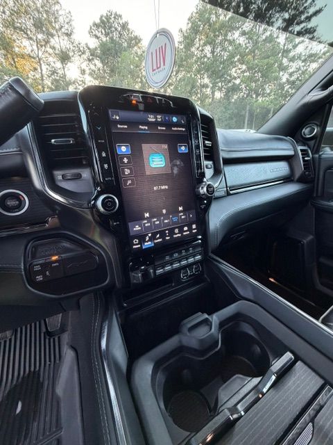Used 2022 RAM 5500 4x4 Crew Cab image 20