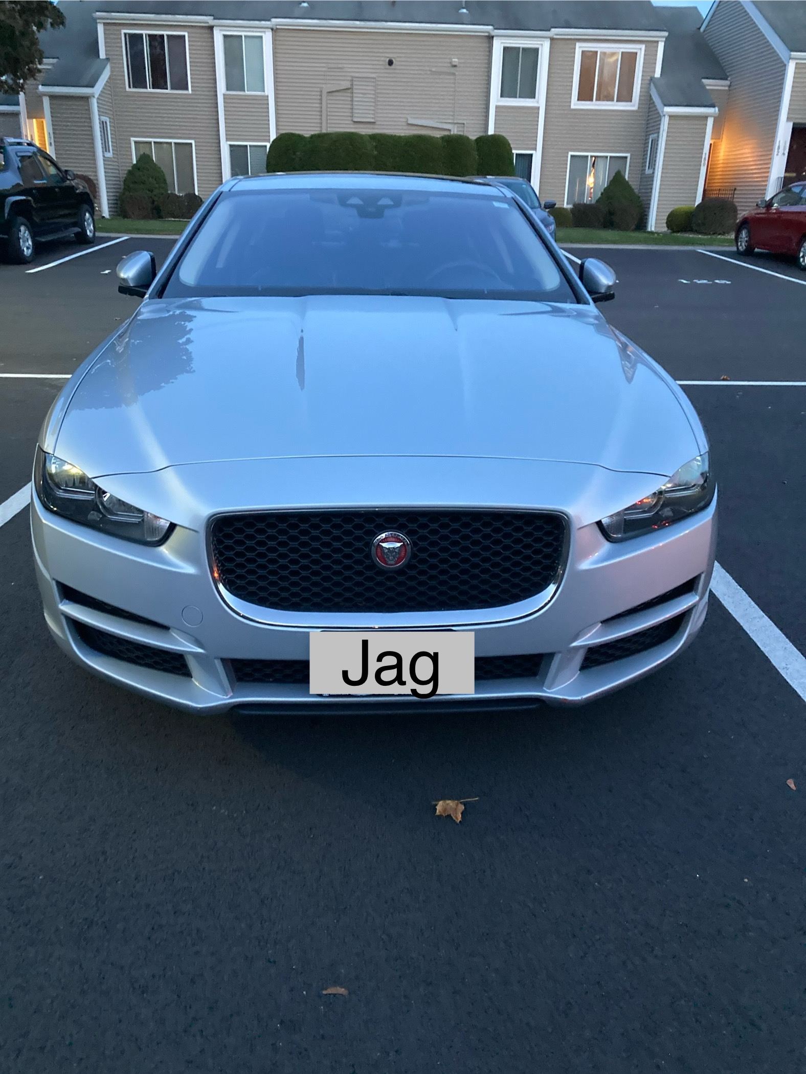 Used 2017 Jaguar XE Premium AWD/4WD image 6