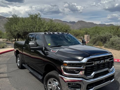 Used 2025 RAM 2500 Tradesman AWD/4WD image 1