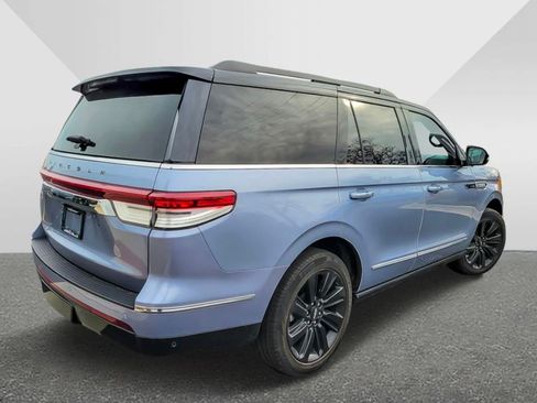 Used 2022 Lincoln Navigator Black Label image 2