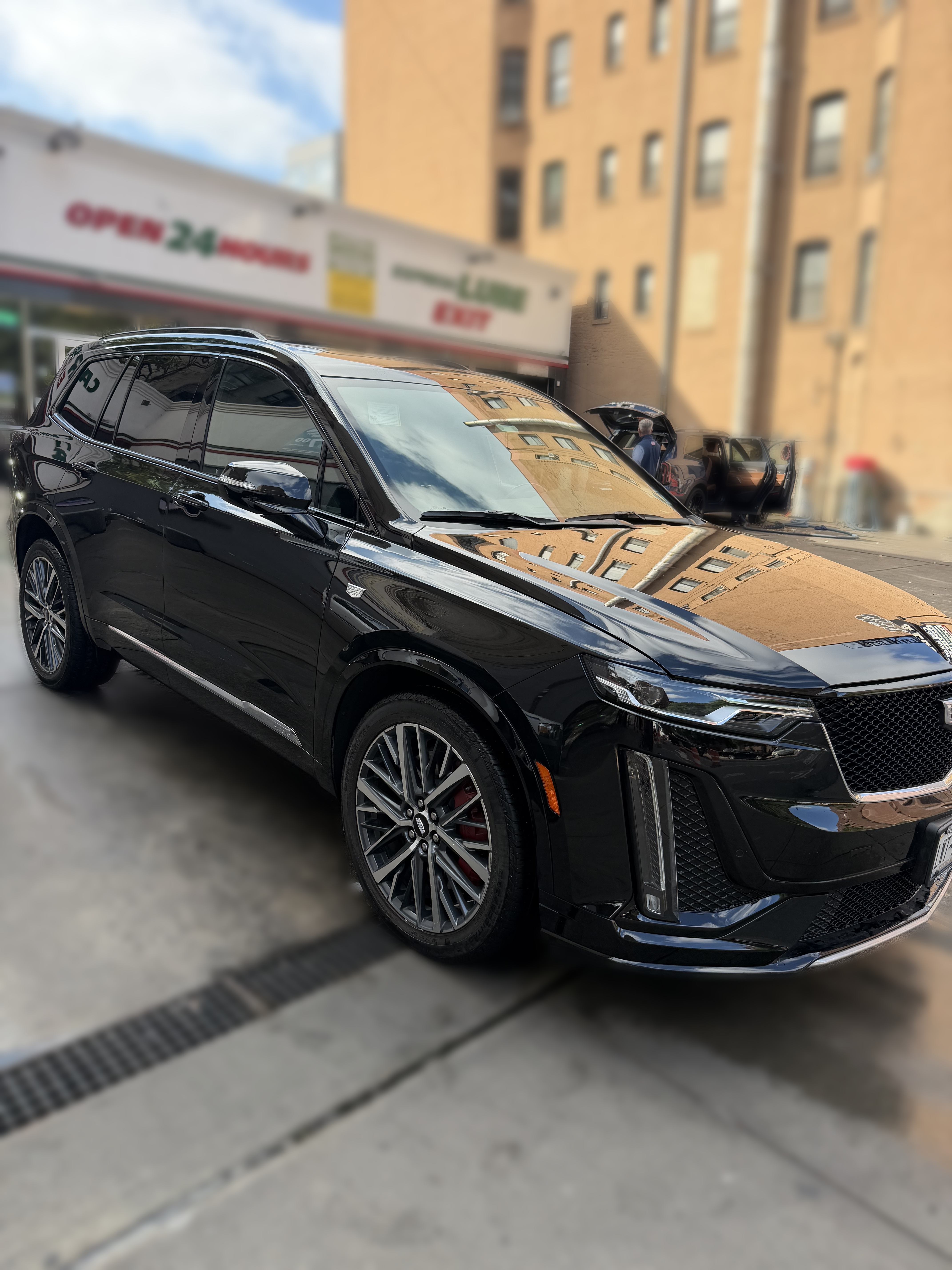 Used 2023 Cadillac XT6 Sport AWD/4WD image 2