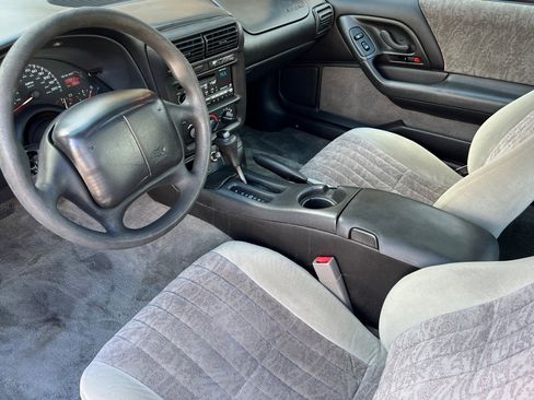 Used 2002 Chevrolet Camaro LT w/ Preferred Equipment Group 1 image 5