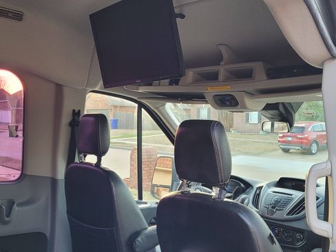 Used 2018 Ford Transit 350 XLT image 11