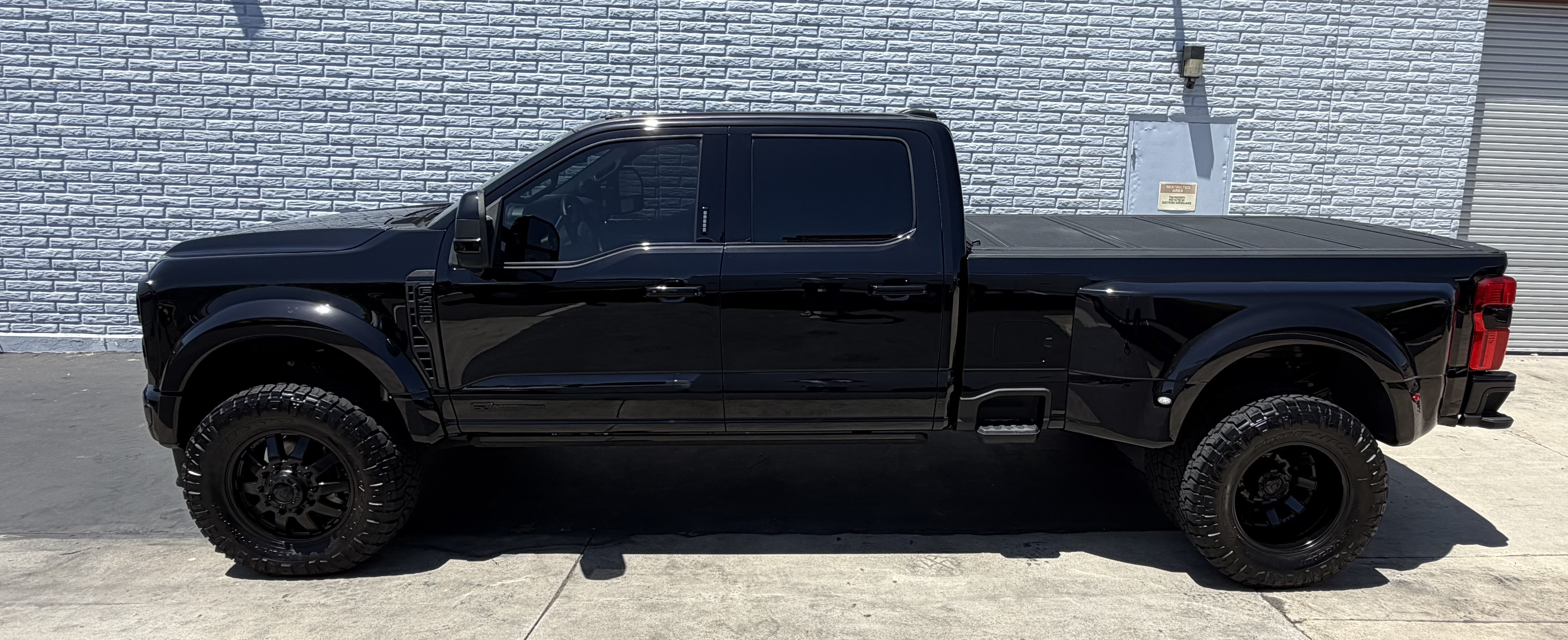 Used 2024 Ford F450 Platinum AWD/4WD image 4