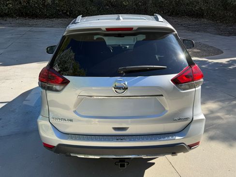 Used 2017 Nissan Rogue SV w/ SV Premium Package AWD/4WD image 6