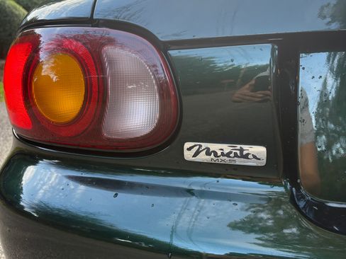 Used 2000 MAZDA MX-5 Miata image 8