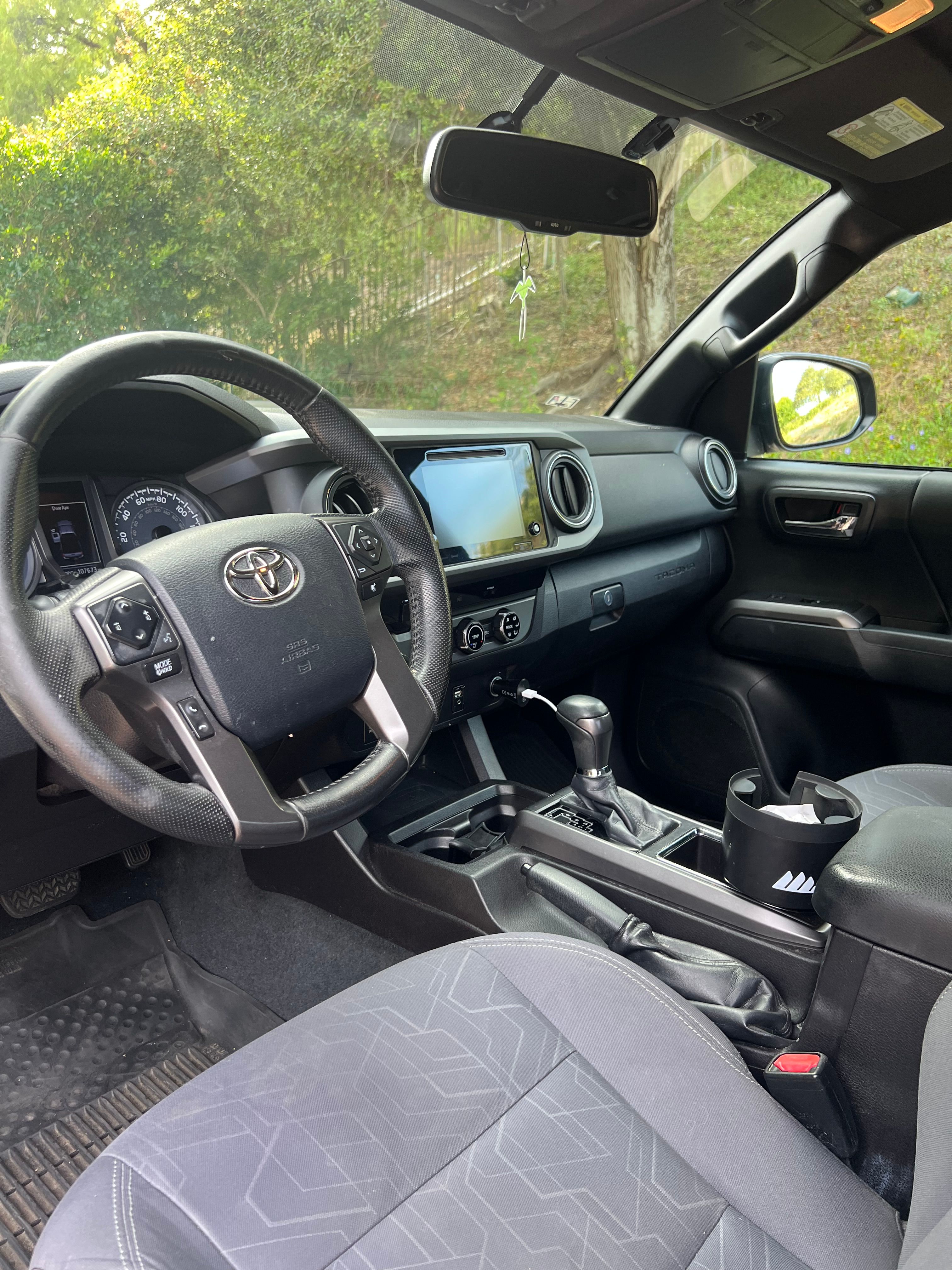 Used 2016 Toyota Tacoma TRD Sport w/ Towing Package RWD image 11