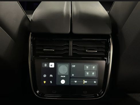 Used 2025 Rivian R1S Adventure image 9