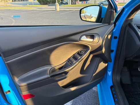 Used 2017 Ford Focus RS AWD/4WD image 14
