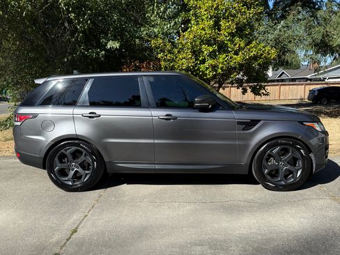 Used 2016 Land Rover Range Rover Sport SE image 31