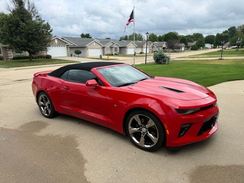 Used 2016 Chevrolet Camaro SS RWD image 5