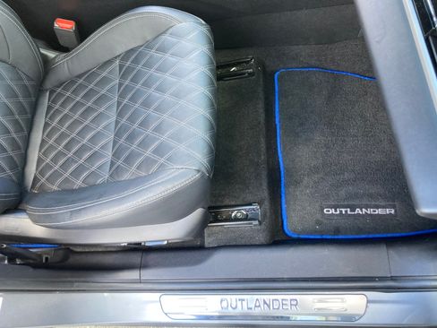 Used 2023 Mitsubishi Outlander SEL image 20