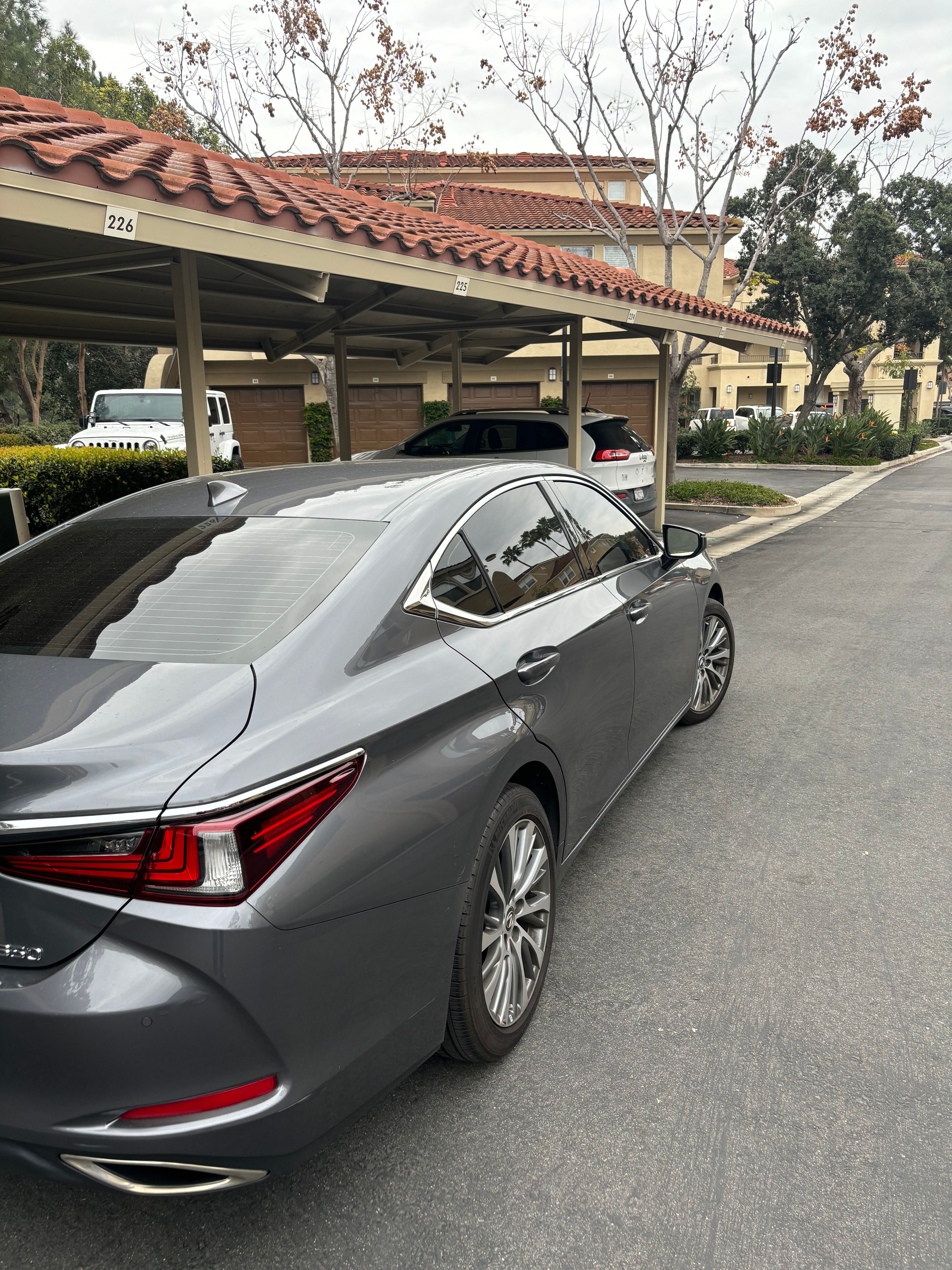 Used 2020 Lexus ES 350 w/ Premium Package FWD image 1