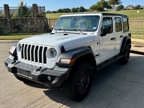 Used 2024 Jeep Wrangler Unlimited Sport image 4