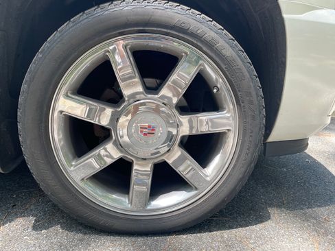 Used 2011 Cadillac Escalade EXT Luxury AWD/4WD image 14